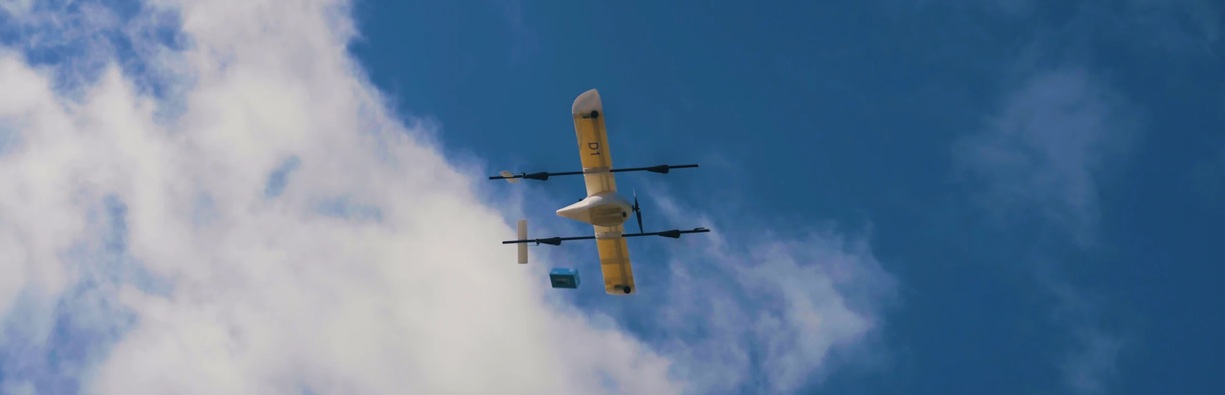 Flyer AI split banner